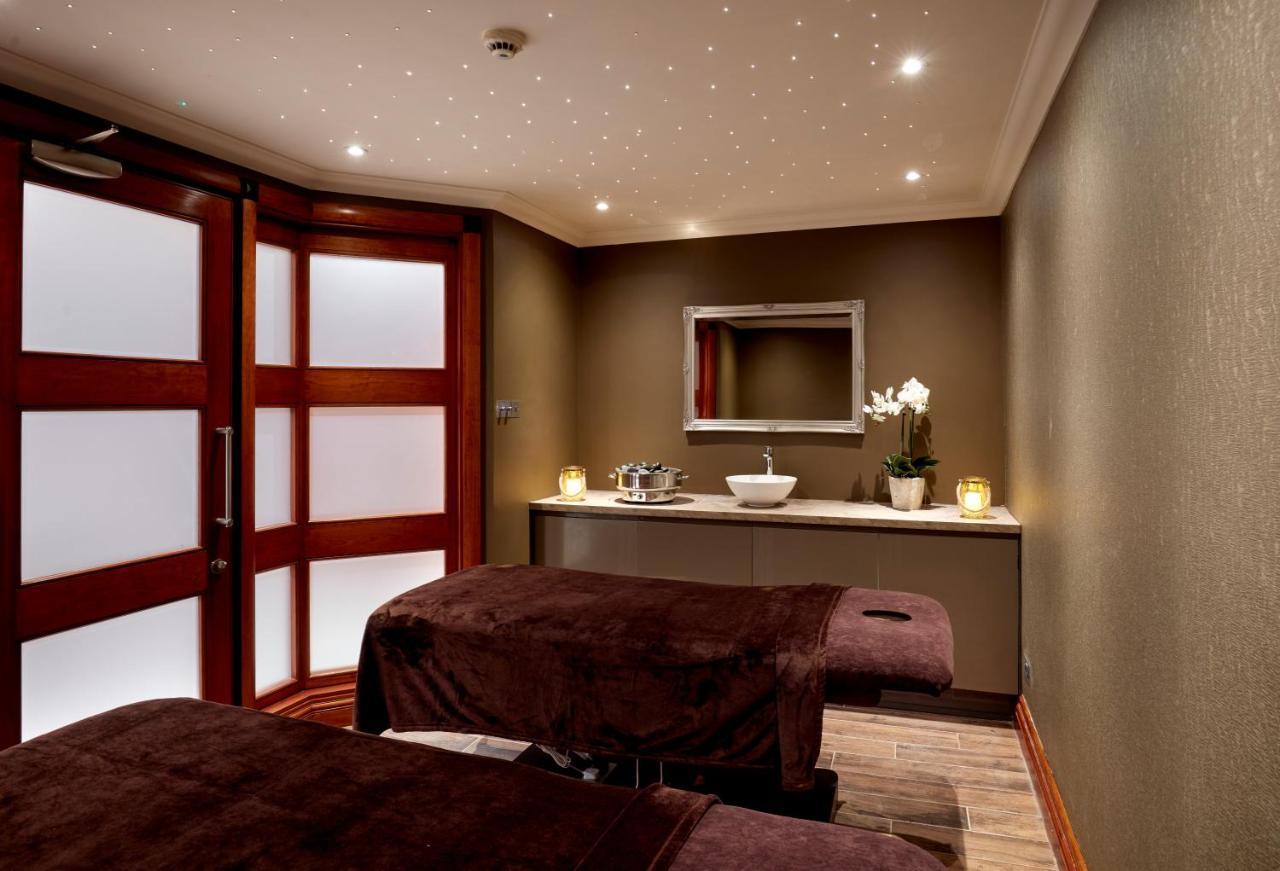 The Celtic Manor Resort Newport  Exterior foto The Spa at The Dorchester