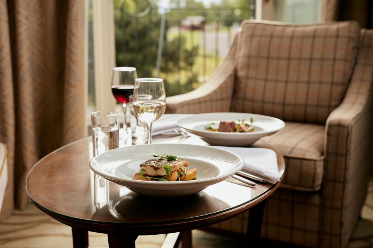 The Celtic Manor Resort Newport  Exterior foto The restaurant at the hotel