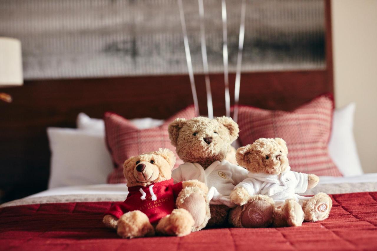 The Celtic Manor Resort Newport  Exterior foto Teddy bears on a bed