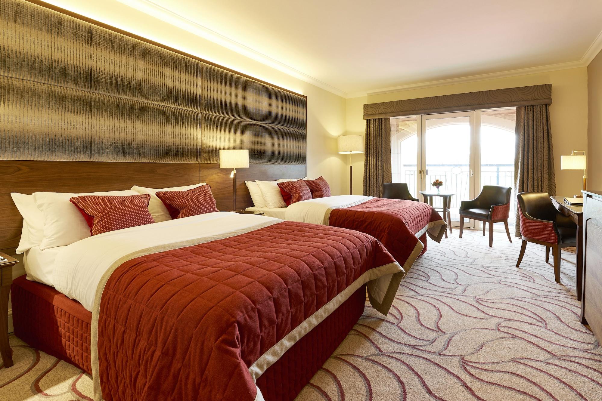 The Celtic Manor Resort Newport  Exterior foto A room at the hotel