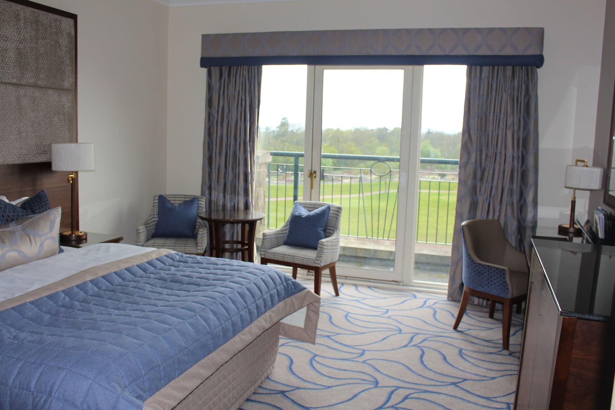 The Celtic Manor Resort Newport  Exterior foto A bedroom at the hotel