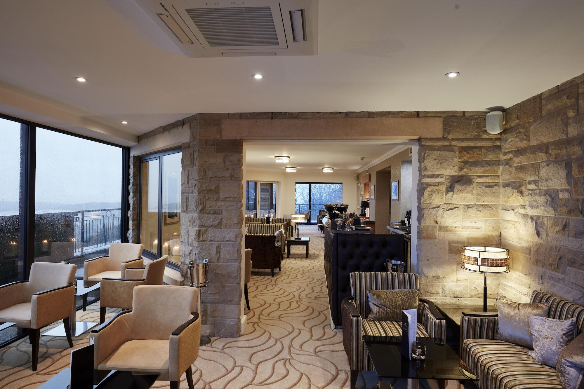 The Celtic Manor Resort Newport  Exterior foto The lounge at the hotel