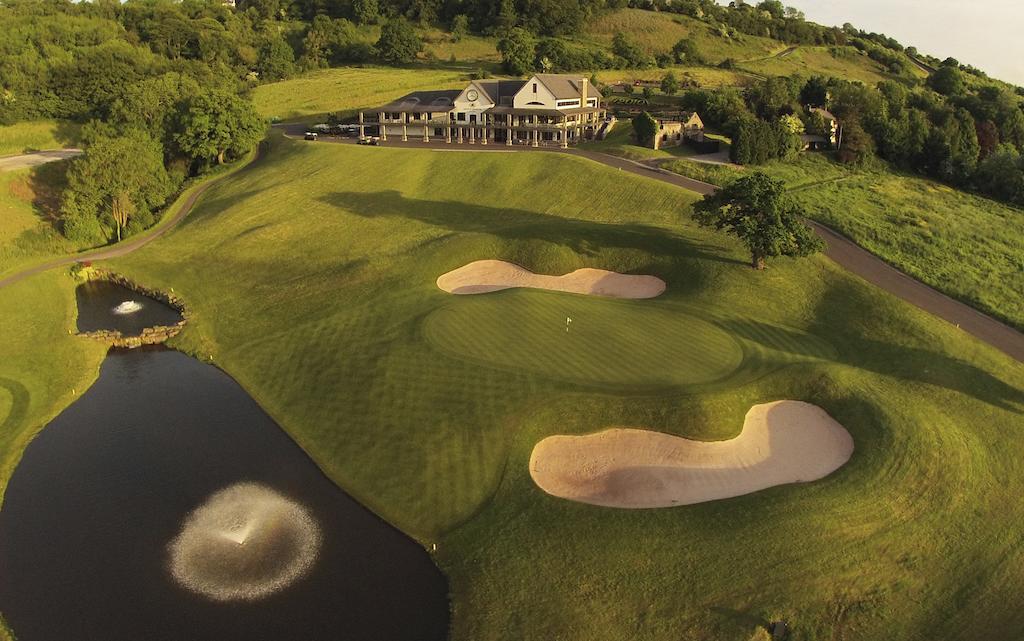 The Celtic Manor Resort Newport  Exterior foto The 18th hole at The Links of Arlington
